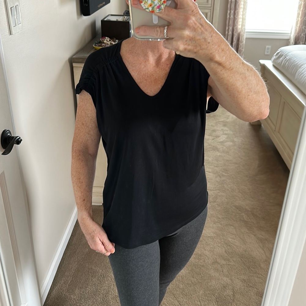 Nine West Short Sleeved V-Neck Ruched Detail Top